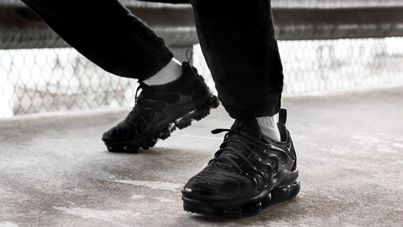 triple black tn vapormax